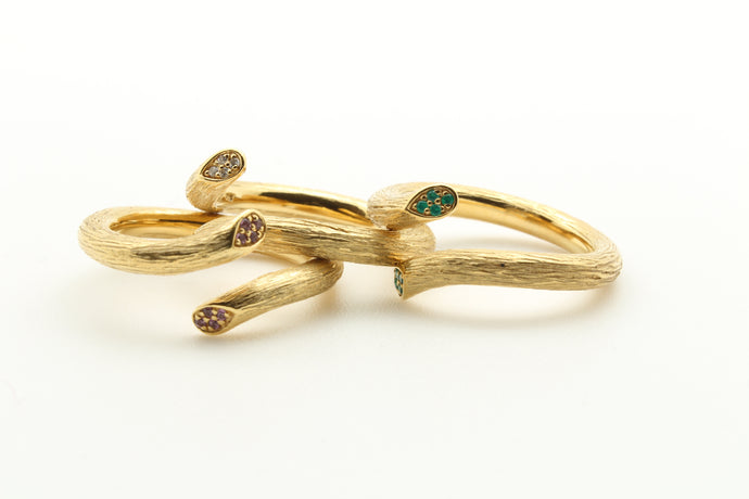 Peruvian Rose Stem Criss Cross Ring