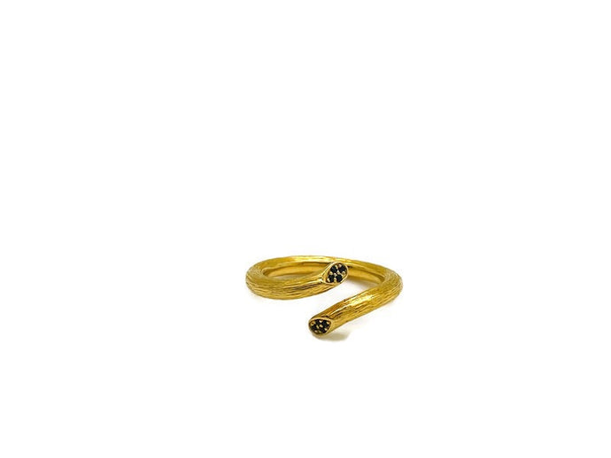 Gold Criss Cross Rose Stem Ring
