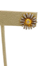 Gold Daisy Mini Earrings